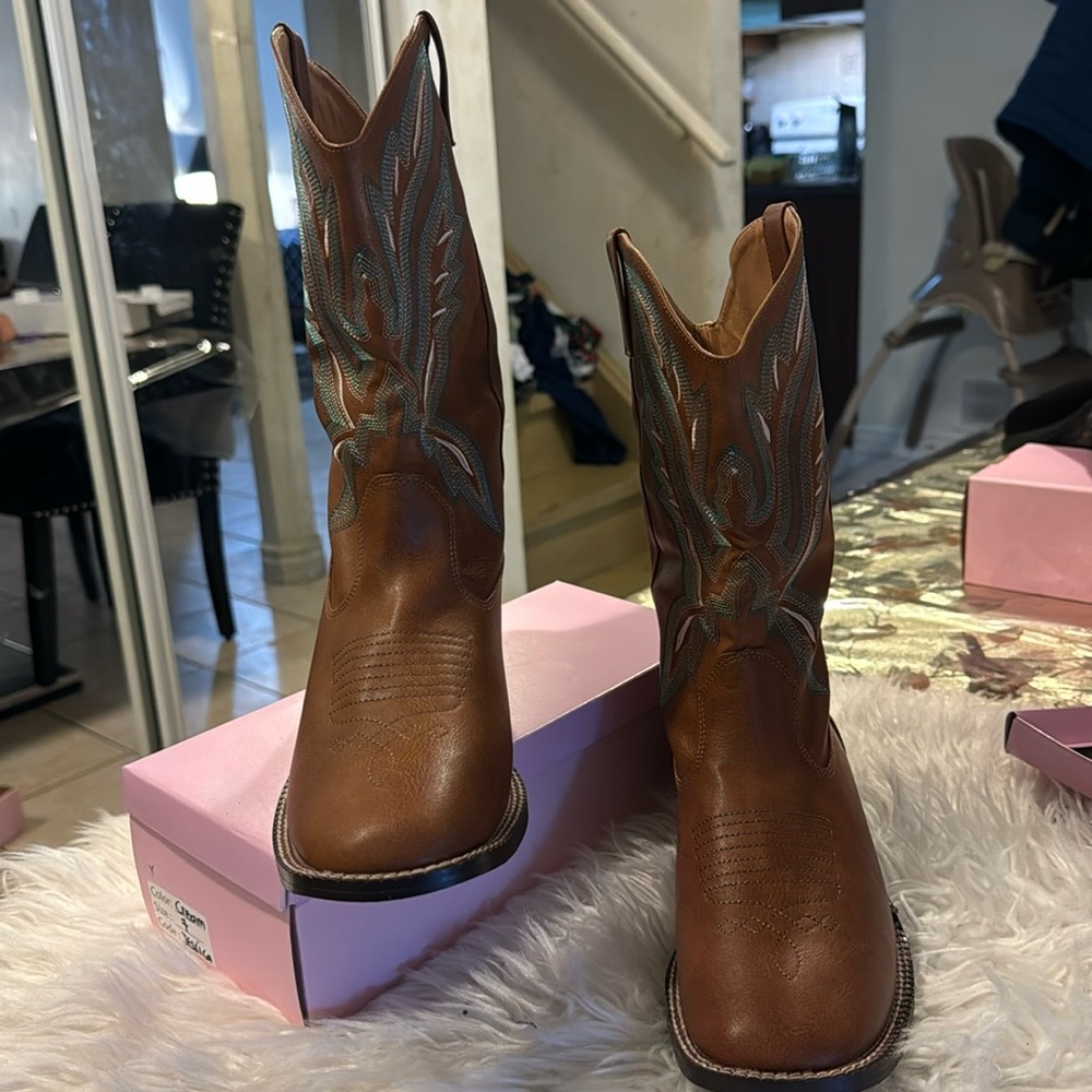 BROWN COWBOY SHOE SIZE 39 NEW NEVER WORN
